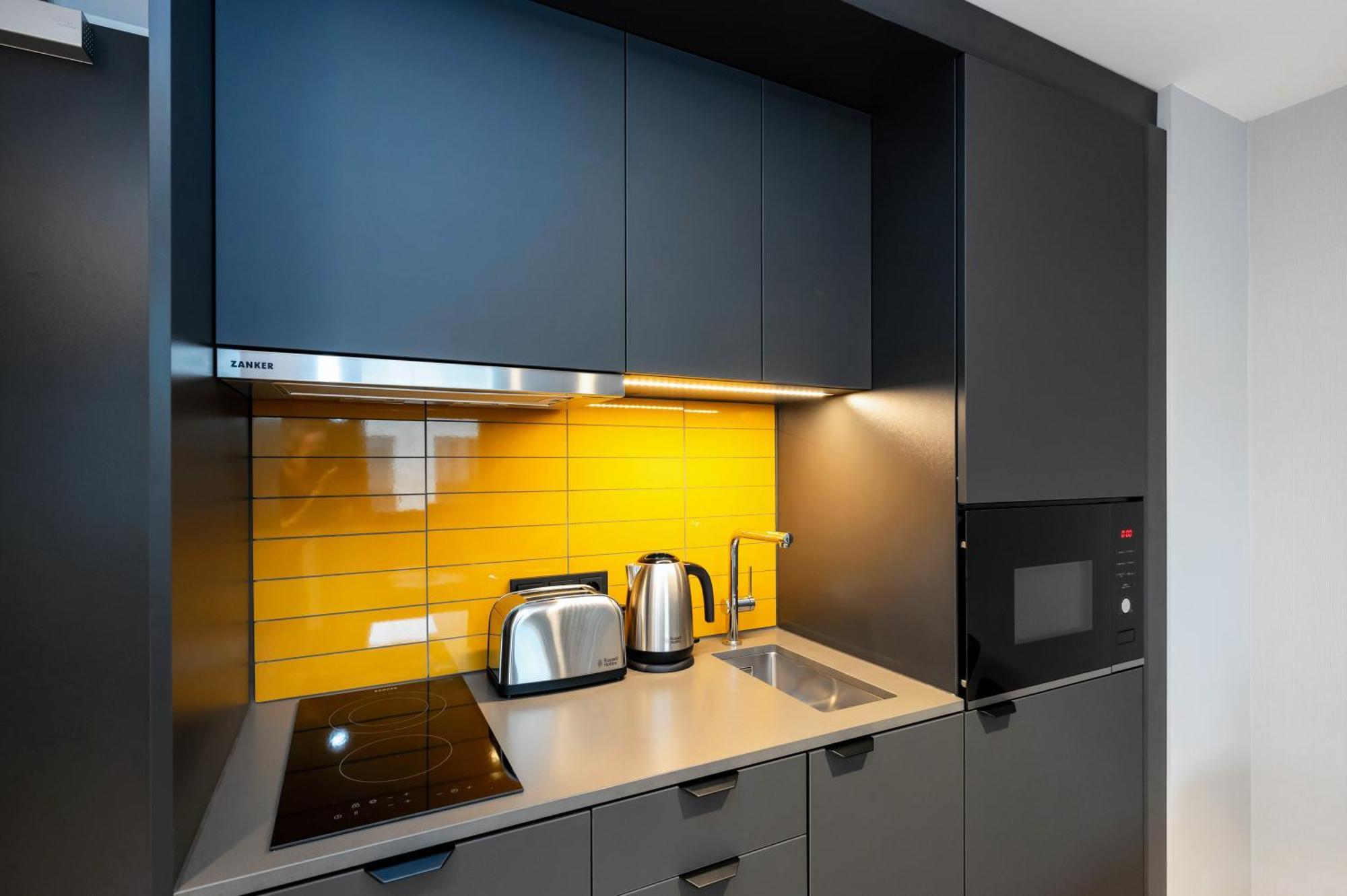 Staycity Frankfurt Airport Aparthotel 4*